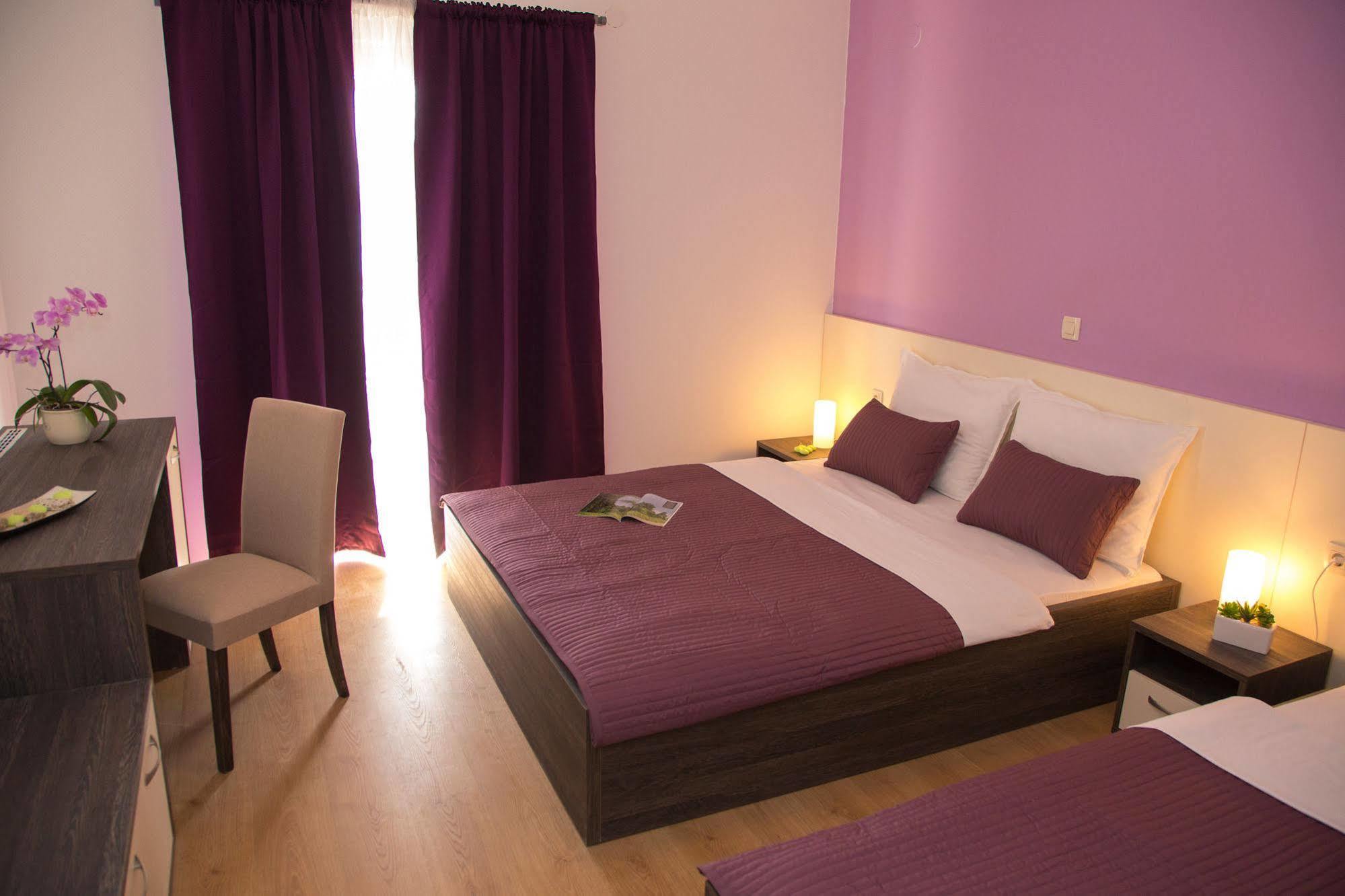Bed & Breakfast Marta & Tona Kustići Eksteriør billede