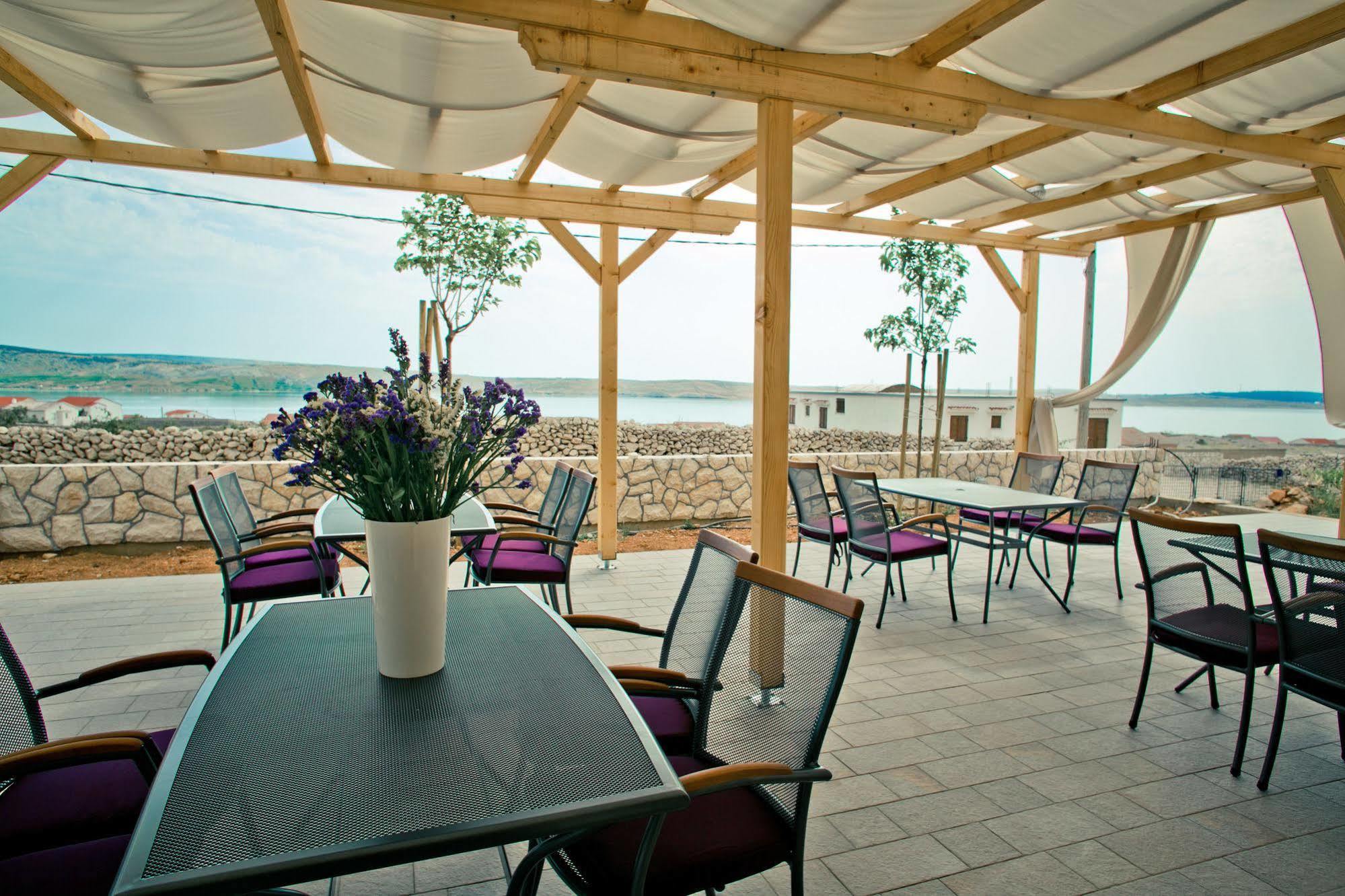 Bed & Breakfast Marta & Tona Kustići Eksteriør billede